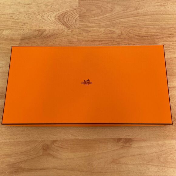Hermes Gift Box - orange small gift box {empty} (14.5" x 7.25" x 1.15") [A] - Picture 4 of 9
